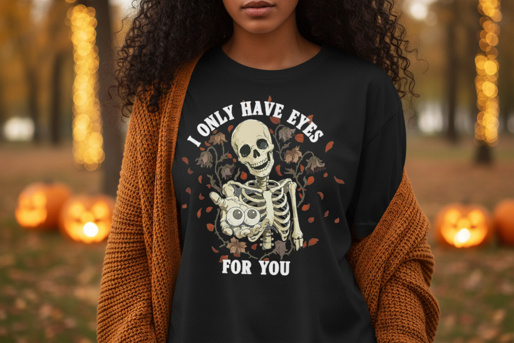 I Only Have Eyes For You - Black Tee Cozy Model